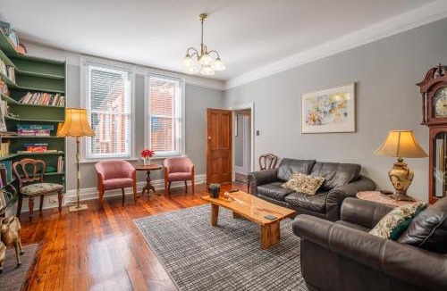 North Hobart Villa | Tasma 1910 Classic Heritage Residence