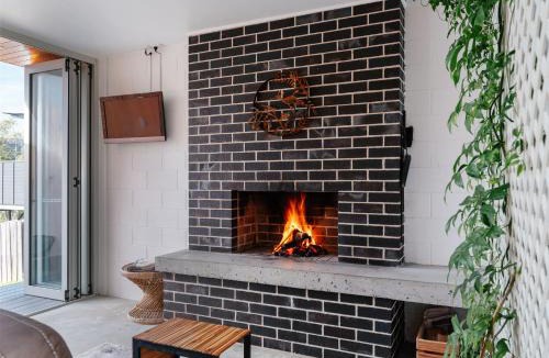 Eaglehawk Neck House | Tasman Tides - Architecturally-designed holiday home