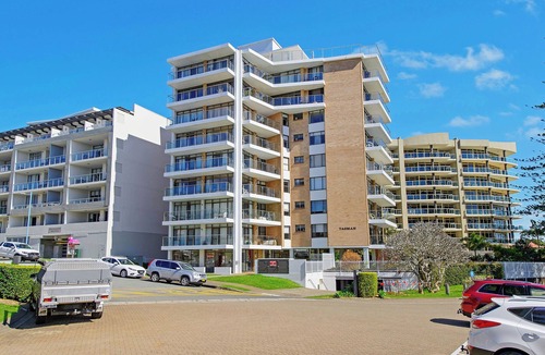 Port Macquarie Apartment | Tasman Towers 16 - Two bedroom unit located in the heart of Port Macquarie