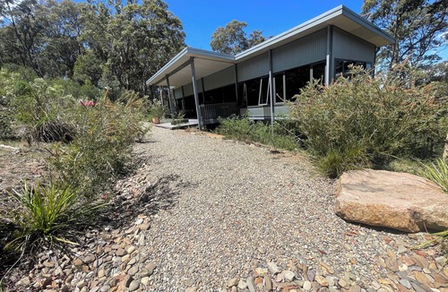 Chinnock House | Tathra, bush retreat, 2 km from stunning Sapphire coast beaches. Pet Friendly!