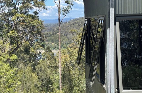 Chinnock House | Tathra, bush retreat, 2 km from stunning Sapphire coast beaches. Pet Friendly!