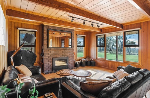 Bakers Beach Cabin | Ten Fifty Bakers - Off grid Wilderness Retreat (30 minutes from town)