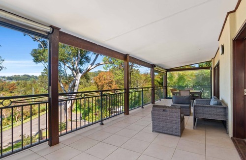 Terrigal House | Terrigal Sunrise with lake views