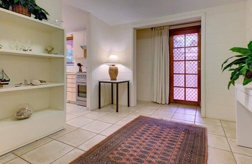 Exmouth House | The Anchor - Top location in center of town with swimming pool