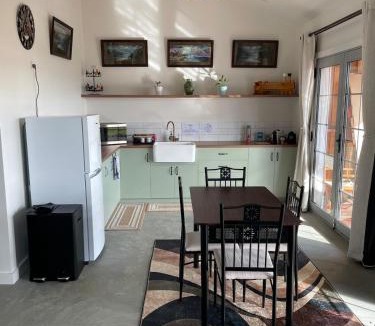 George Town Council Apartment | The Apple Shed
