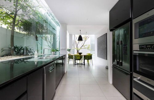 Brighton House | The Art House by the Beach