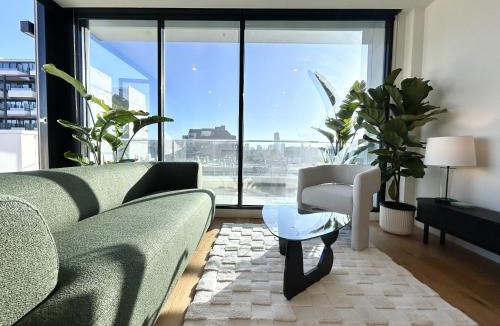 Windsor Apartment | The ART Sub-Penthouse with Stunning Views