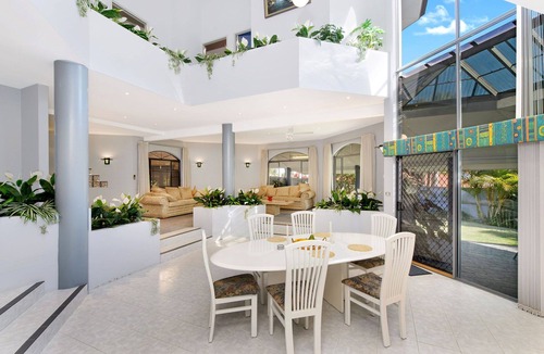 Port Macquarie House | The Atrium - Large Spacious Architect Designed Home