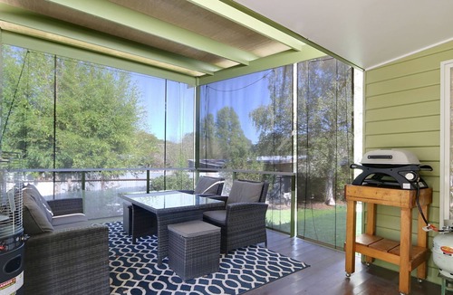 Beechworth House | The Bark Hut – a cosy retreat just steps from Beechworth’s best!