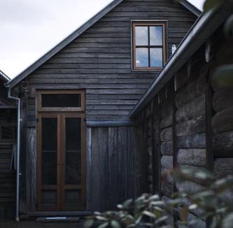 Crackenback House | The Barn by Tinkersfield