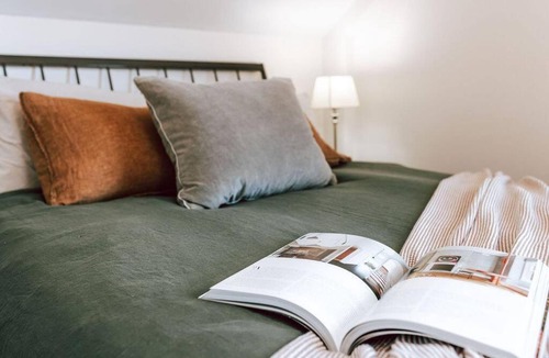 St Helens Villa | The Barn - Georges Bay, St Helens