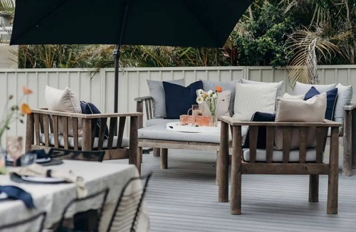Nelson Bay House | THE BAY. Effortless family fun. Pet friendly.