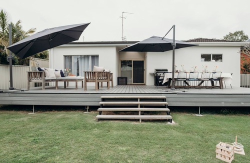 Nelson Bay House | THE BAY. Effortless family fun. Pet friendly.