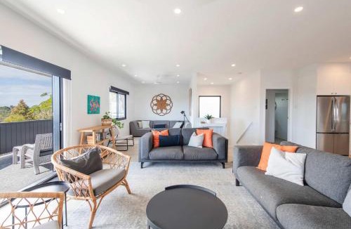 Angourie House | The Bay House - Oceanstays