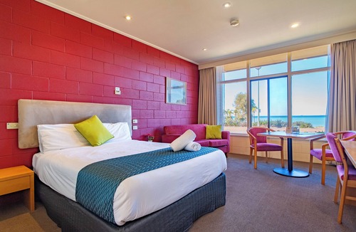 Whyalla Hotel | The Beach Hotel Whyalla