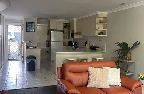Coffs Harbour Apartment | The Beach House # 15 Paradise Waters