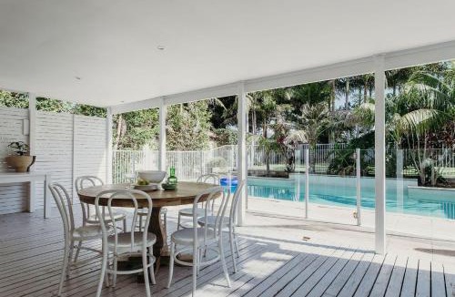 Shoal Bay House | The Beach House, 25 Tomaree Road - fantastic house with pool, linen