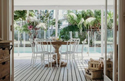 Shoal Bay House | The Beach House, 25 Tomaree Road - fantastic house with pool, linen
