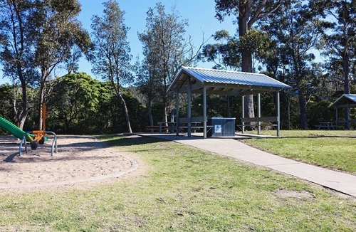 Eden House | The Beach Retreat Eden 3 bedroom pet friendly apartment - 3+ night
