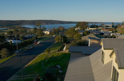 Eden Apartment | The Beach Retreat Eden 3 bedroom pet friendly apartment - 5+ night