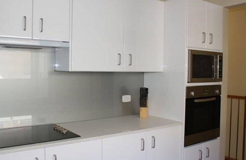 Hawks Nest House | The Beach Townhouse-Holiday Heaven PETS WELCOME!