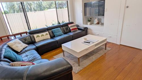 Lakes Entrance House | The Beaches on Lakes House - Central Coastal Stay