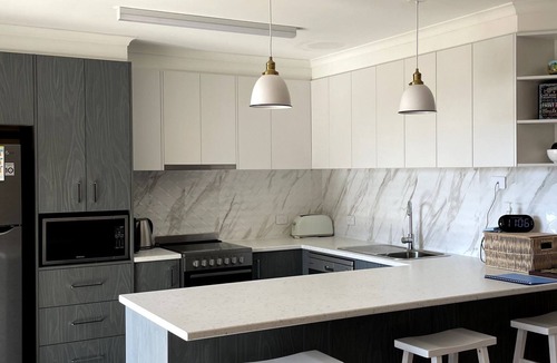 Tura Beach Apartment | The Beachhouse - Great Value!