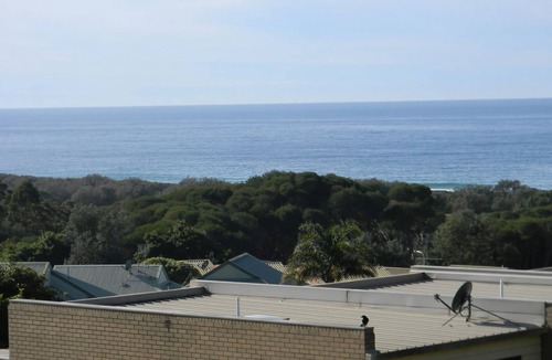 Tura Beach Apartment | The Beachhouse - Great Value!