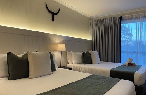 Traralgon Hotel | The Black Bull Motel