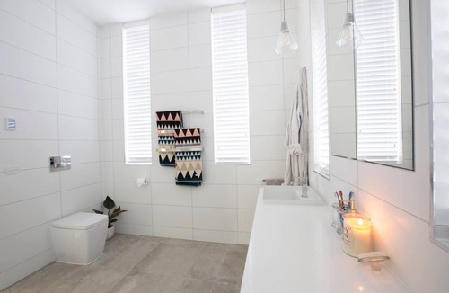 Port Melbourne Apartment | The Block -Spacious and Luxurious 4 bed Apartment