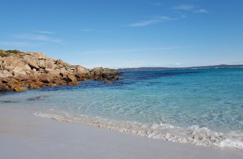 Bremer Bay House | The Blue House - spacious coastal getaway