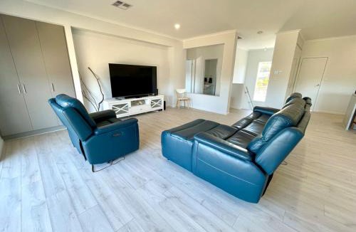 Emu Bay Villa | The Blue Wren