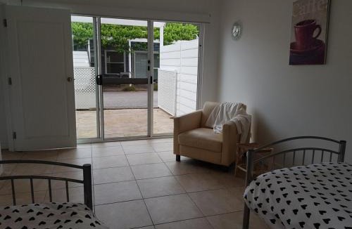 Port Vincent House | The Boat House B