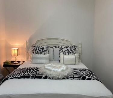 Bradbury House | The Bradburry Room -MAN ONLY