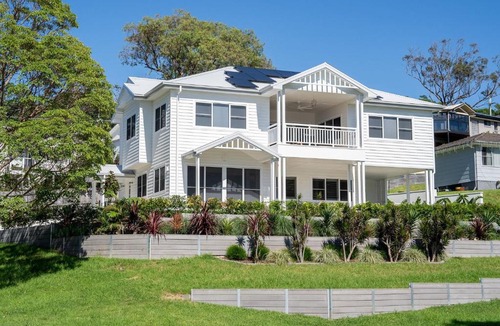 Kiama House | The Break White House by the Sea