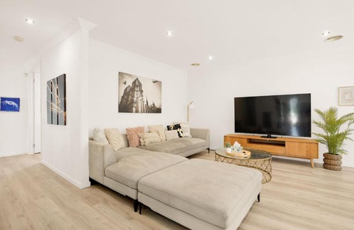 Burwood House | The Brock Manor Burwood