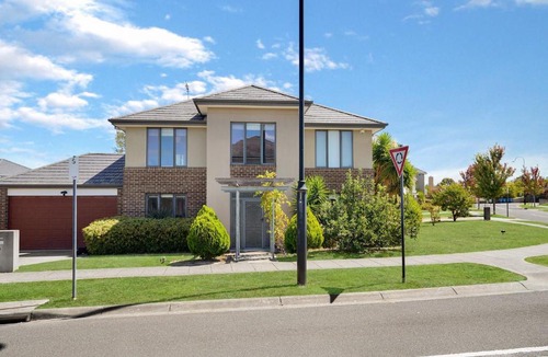 Burwood House | The Brock Manor Burwood