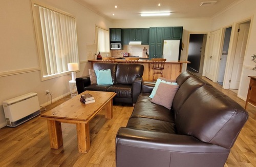 Cootamundra House | 'The Butcher's Block' - a home away from home