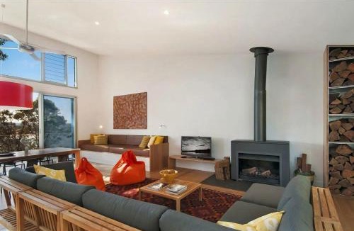 Hardys Bay House | The Canopy at Pretty Beach