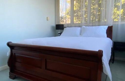 Corowa House | The Captain's Manor - Great location!