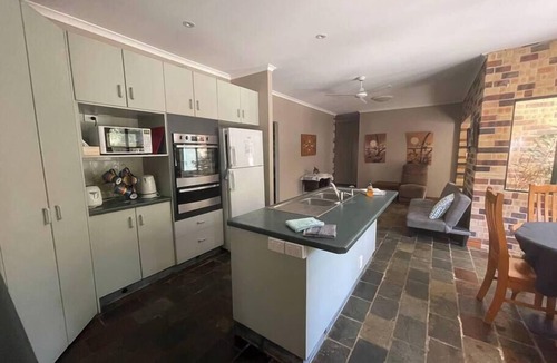 Hideaway Bay House | The Captains Retreat - Family Friendly Beach house