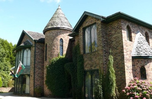 Robertson Bed & Breakfast | The Castle