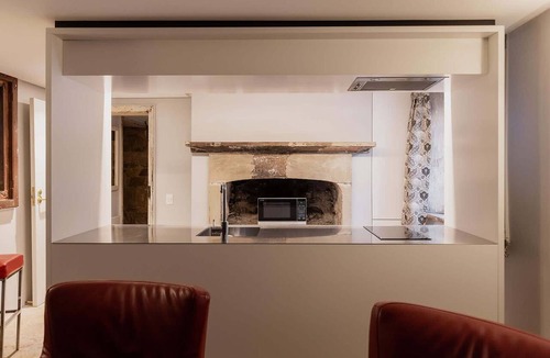 Hobart Central Business District Apartment | The Cellar Summary: T