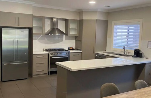 Wagga Wagga Hotel | The Charles Boutique Hotel & Dining