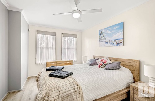 Lake Munmorah House | The Coastal Hideaway