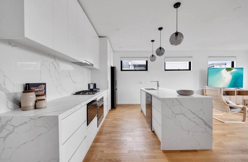 Essendon House | The Comfort Queen on Queen
