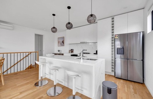 Essendon House | The Comfort Queen on Queen