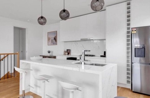 Essendon House | The Comfort Queen on Queen