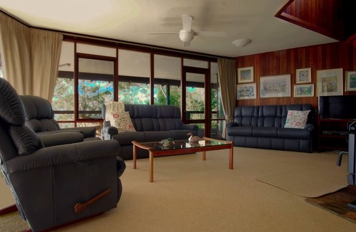 Ocean Beach Cottage | The Coombe is abundant;y equipped, perfectly situated for all the day trips