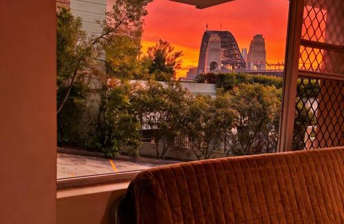 Milsons Point Apartment | The cottage beside the harbor bridge